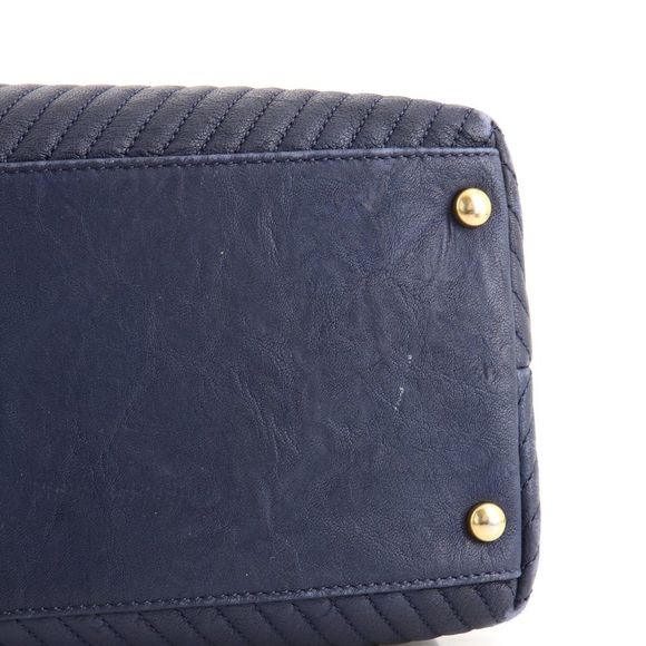 Chanel Medallion Charm Tote Chevron Wrinkled Lambskin Medium Blue - Picture 8 of 9